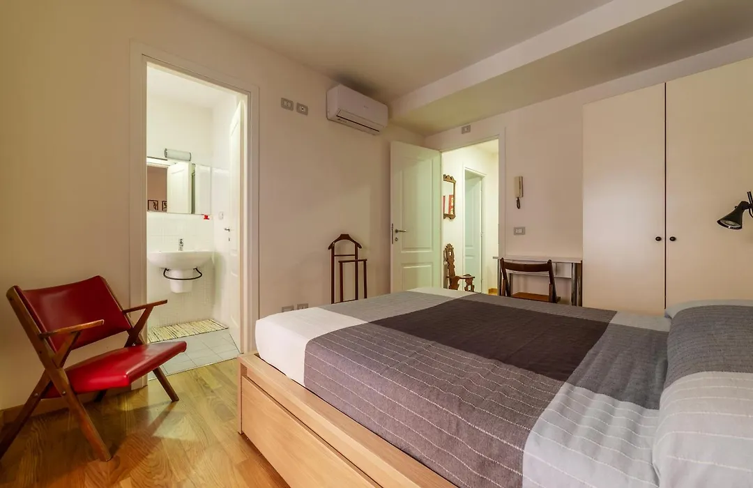 Guesthost - Roma Termini Comfy Apartment-1